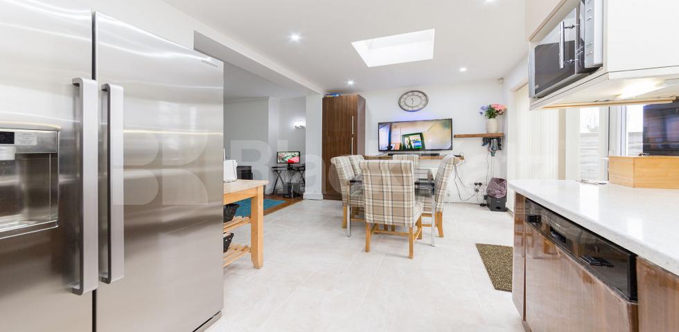 			Fantastic New Instruction!, 4 Bedroom, 1 bath, 1 reception House			  Petworth Road, North Finchley